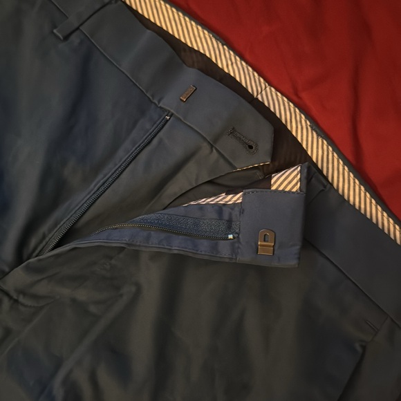 Express Men’s Stretch+ Easy Care Extra Slim dress pants, 👖Size 32x30 - like new. - Picture 4 of 4